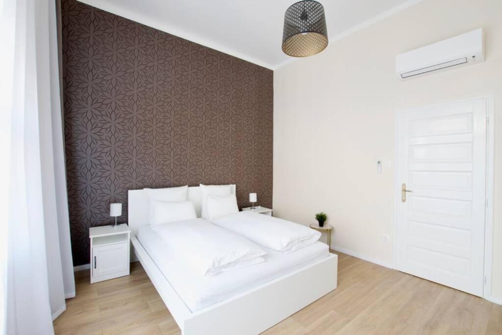Premium Apartment By Hi5 - Astoria 4 Bedroom Budapeszt Zewnętrze zdjęcie