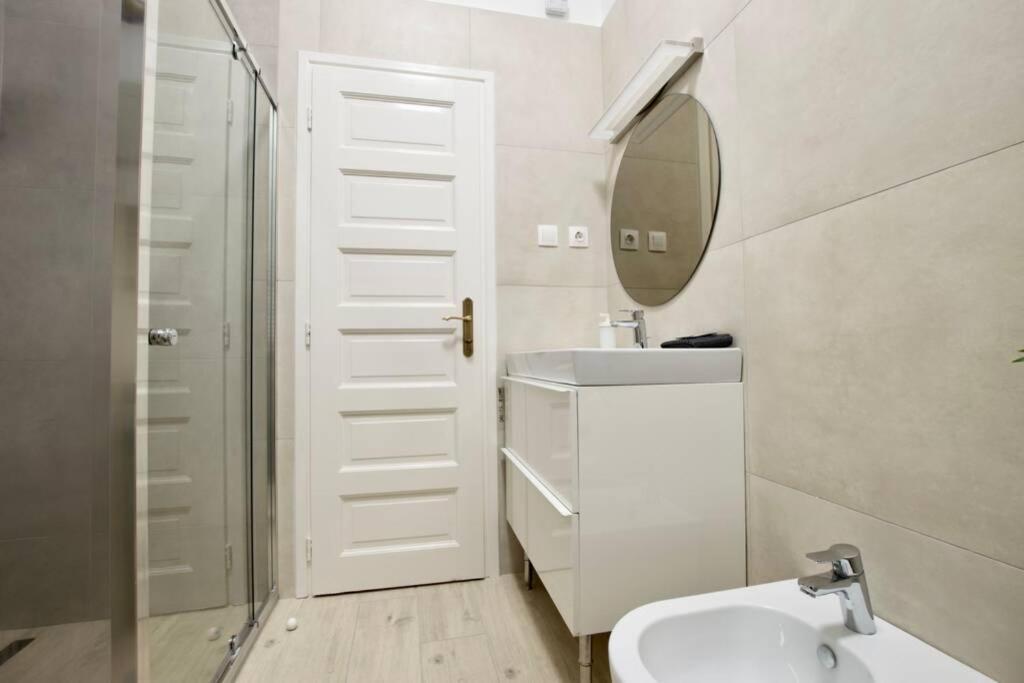 Premium Apartment By Hi5 - Astoria 4 Bedroom Budapeszt Zewnętrze zdjęcie
